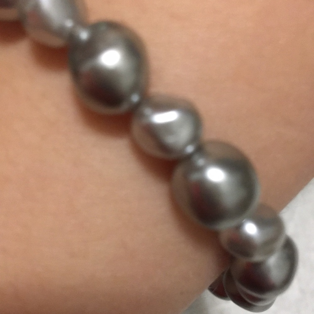 Vintage Monet gray silver colored pearls bracelet